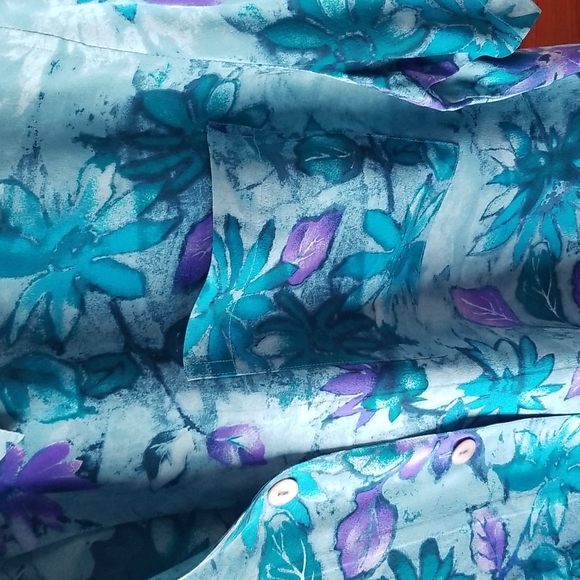 Chico's short sleeved silk print blouse in size 1 - Picture 3 of 3